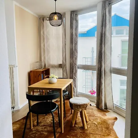 Helle,zentrale,gemuetliche Und Moderne Lejlighed *